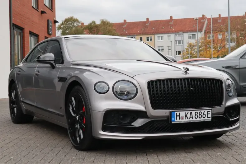 Bentley Flying Spur din 2023 cu 4.900 km - oferta BEN141151 - foto 3