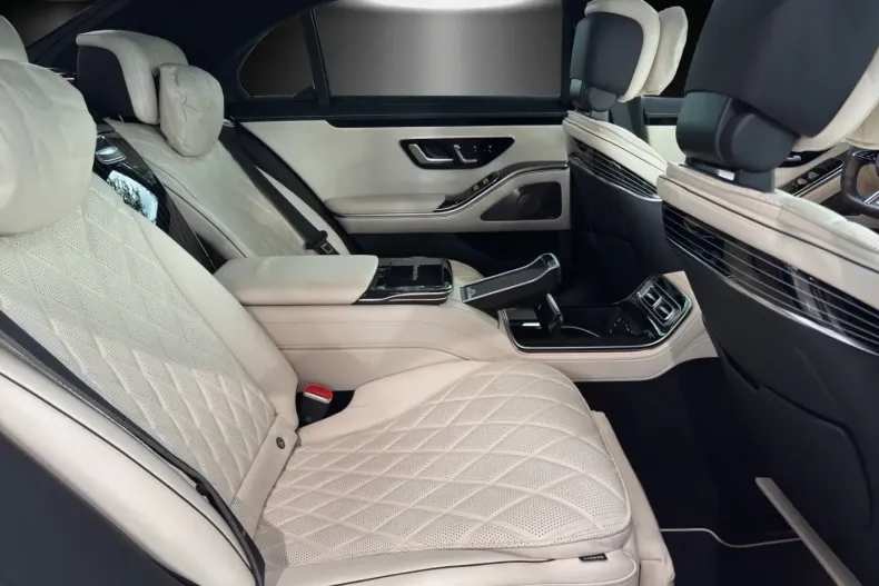 Mercedes-Benz S 580 din 2023 cu 14.989 km - oferta MER141156 - foto 11