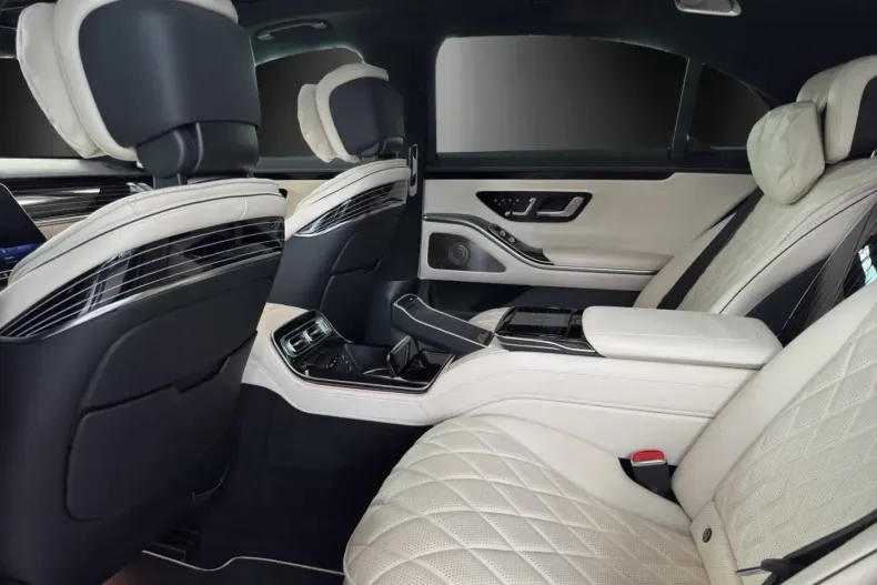 Mercedes-Benz S 580 din 2023 cu 14.989 km - oferta MER141156 - foto 13