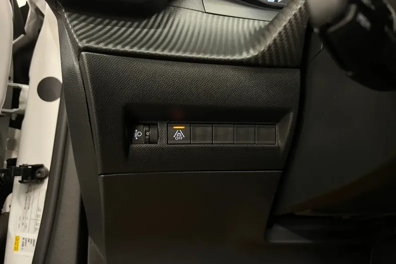 Peugeot 2008 din 2020 cu 105.023 km - oferta PEU141305 - foto 23