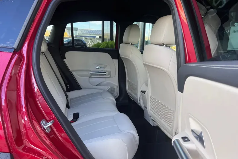 Mercedes-Benz GLA din 2025 cu 10 km - oferta MER141318 - foto 7