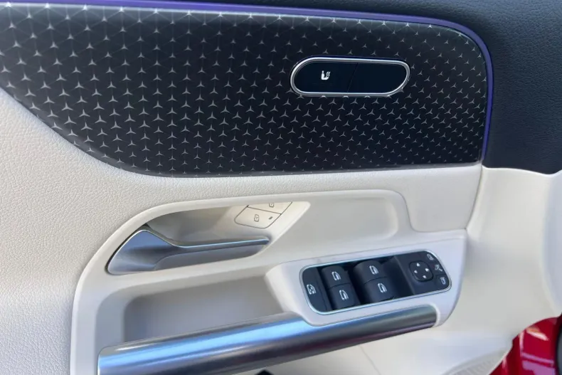 Mercedes-Benz GLA din 2025 cu 10 km - oferta MER141318 - foto 8