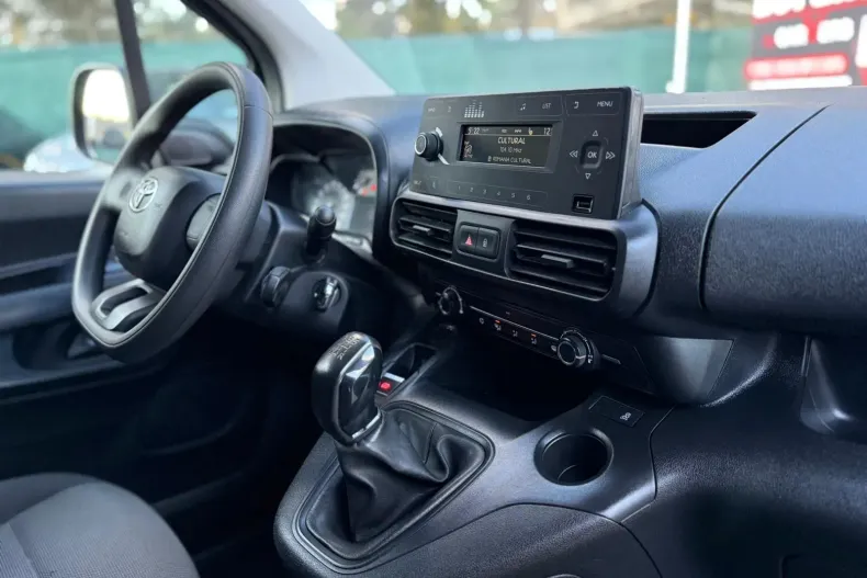 Toyota Proace din 2021 cu 88.048 km - oferta TOY141356 - foto 2