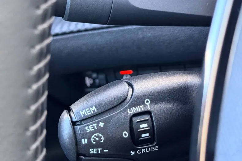 Peugeot 2008 din 2021 cu 89.500 km - oferta PEU141389 - foto 27