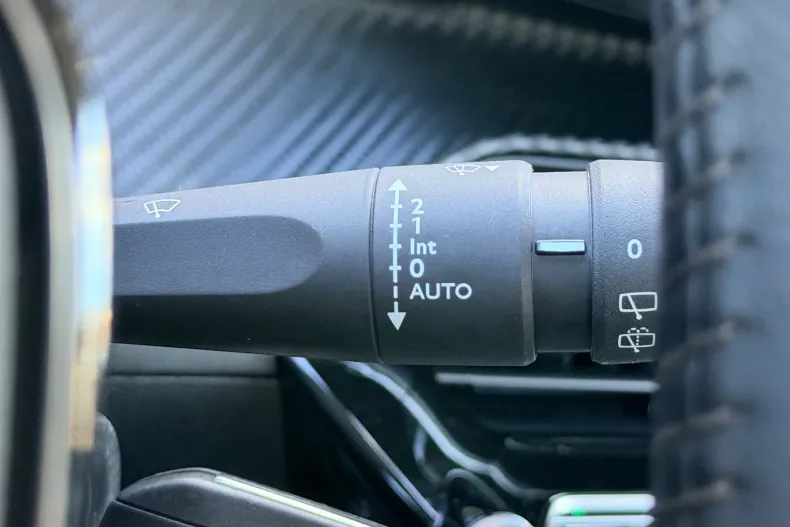 Peugeot 2008 din 2021 cu 89.500 km - oferta PEU141389 - foto 28