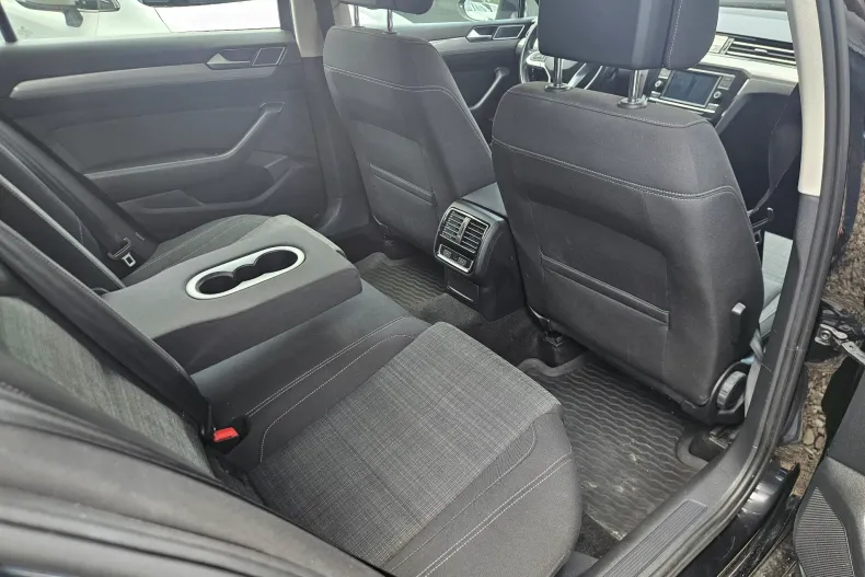 Volkswagen Passat din 2021 cu 113.000 km - oferta VOL141408 - foto 7