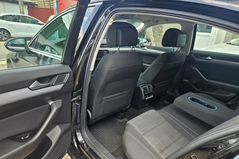 Volkswagen Passat din 2021 cu 113.000 km - oferta VOL141408 - foto 9