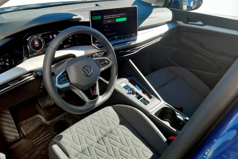 Volkswagen Golf din 2025 cu 5.000 km - oferta VOL141440 - foto 16