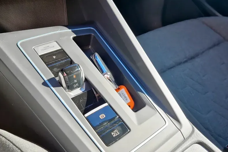 Volkswagen Golf din 2025 cu 5.000 km - oferta VOL141440 - foto 17