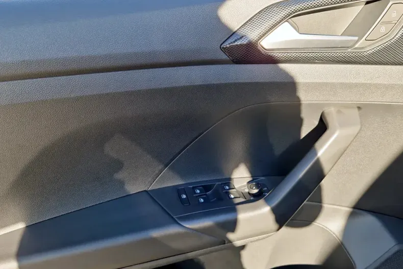 Volkswagen T-Cross din 2025 cu 5.000 km - oferta VOL141441 - foto 16