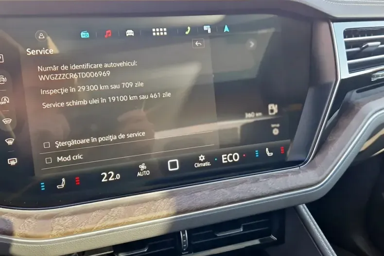 Volkswagen Touareg din 2025 cu 5.000 km - oferta VOL141443 - foto 26