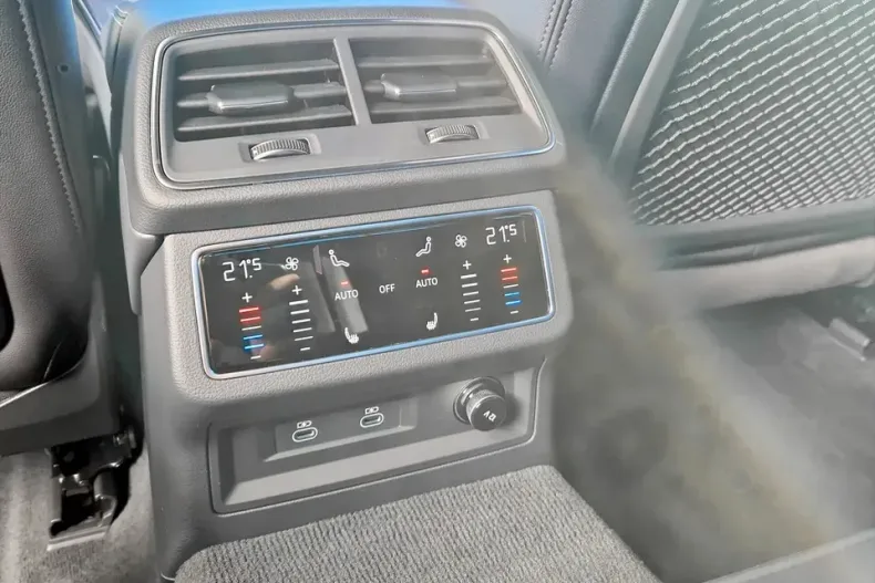 Audi A6 din 2024 cu 10.242 km - oferta AUD141447 - foto 24