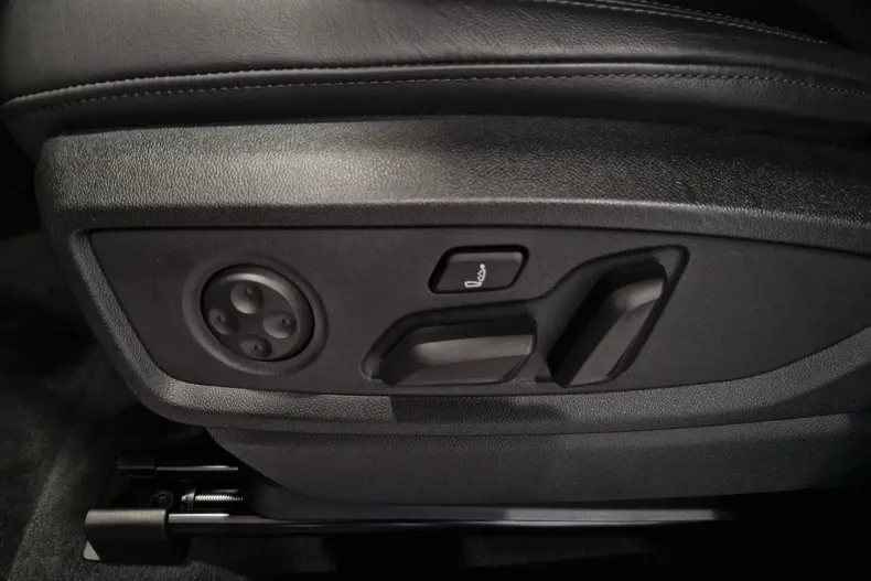 Audi Q5 din 2025 cu 14.934 km - oferta AUD141449 - foto 17