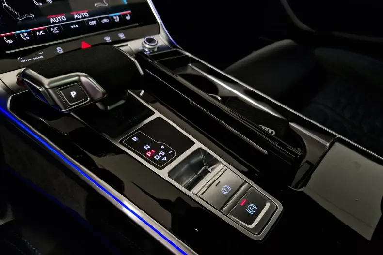 Audi RS6 din 2025 cu 5.000 km - oferta AUD141451 - foto 27