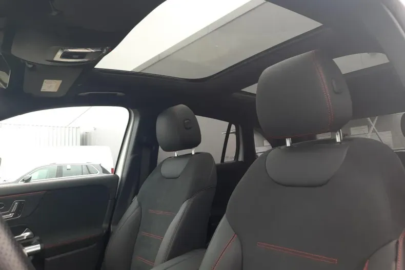 Mercedes-Benz GLA din 2023 cu 29.632 km - oferta MER141455 - foto 13