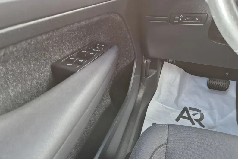 Volvo XC40 din 2020 cu 130.416 km - oferta VOL141458 - foto 13