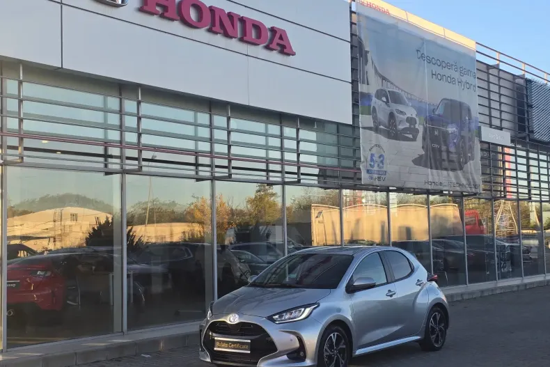 Toyota Yaris din 2025 cu 1.607 km - oferta TOY141463 - foto 1