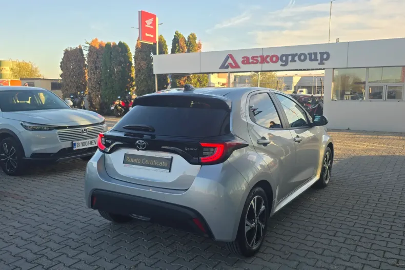 Toyota Yaris din 2025 cu 1.607 km - oferta TOY141463 - foto 4