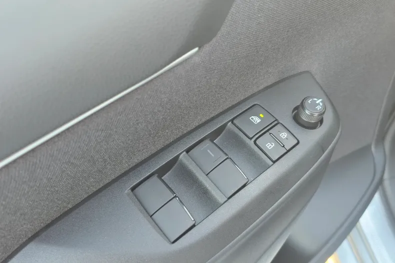 Toyota Yaris din 2025 cu 1.607 km - oferta TOY141463 - foto 7