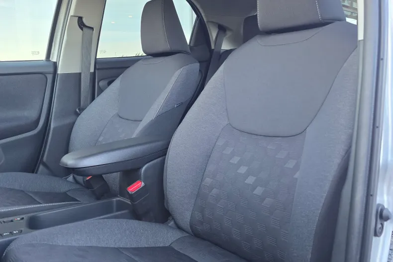 Toyota Yaris din 2025 cu 1.607 km - oferta TOY141463 - foto 17