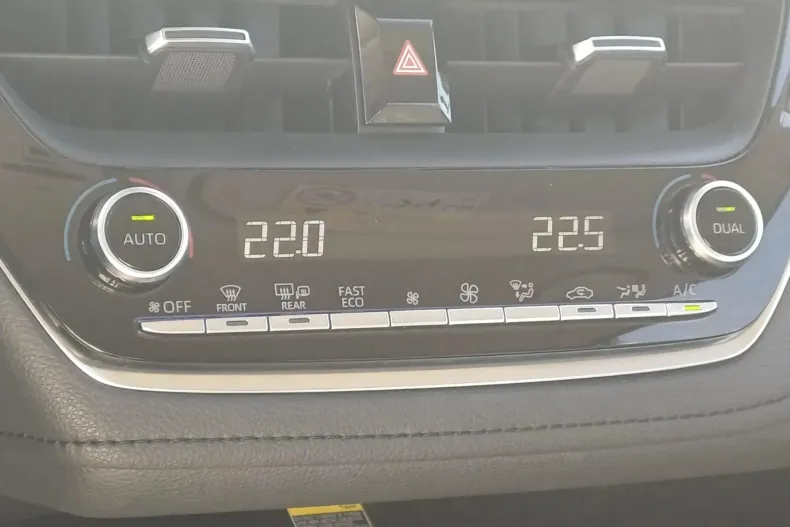 Toyota Corolla din 2019 cu 64.100 km - oferta TOY141465 - foto 20