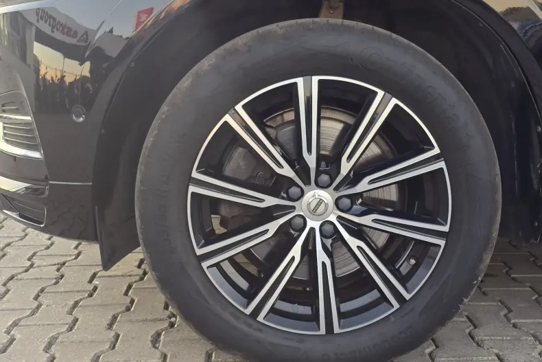 Volvo XC60 din 2020 cu 84.030 km - oferta VOL141466 - foto 8