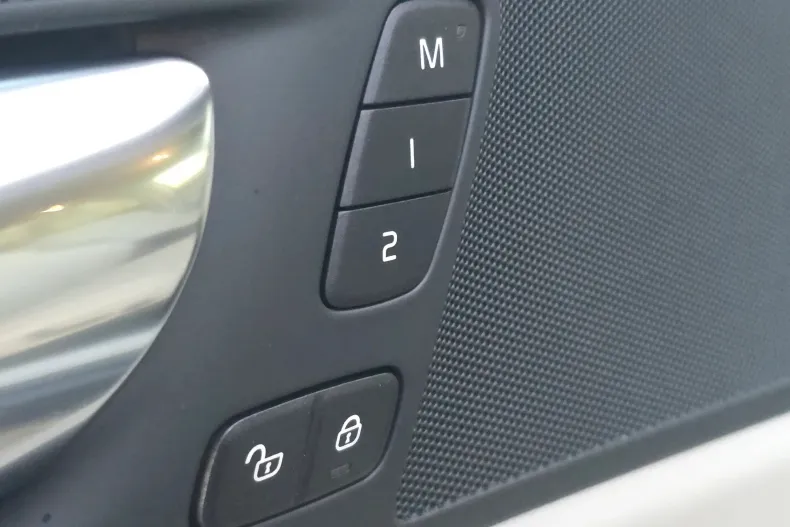 Volvo XC60 din 2020 cu 84.030 km - oferta VOL141466 - foto 10