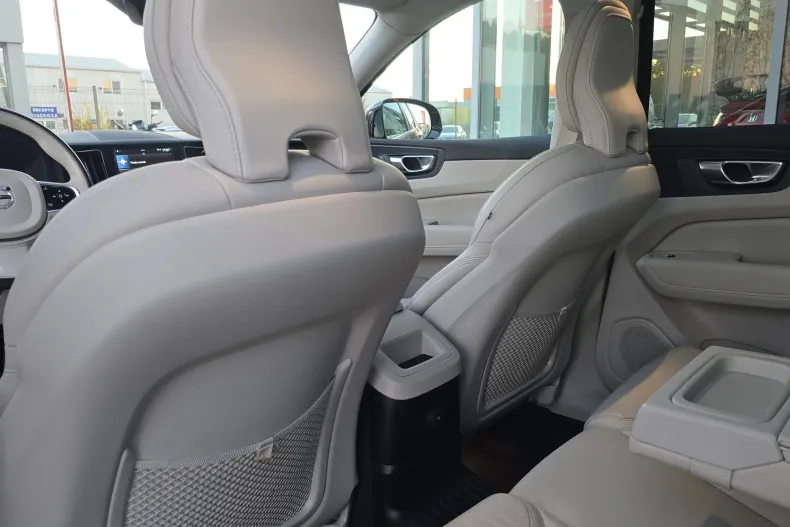 Volvo XC60 din 2020 cu 84.030 km - oferta VOL141466 - foto 15