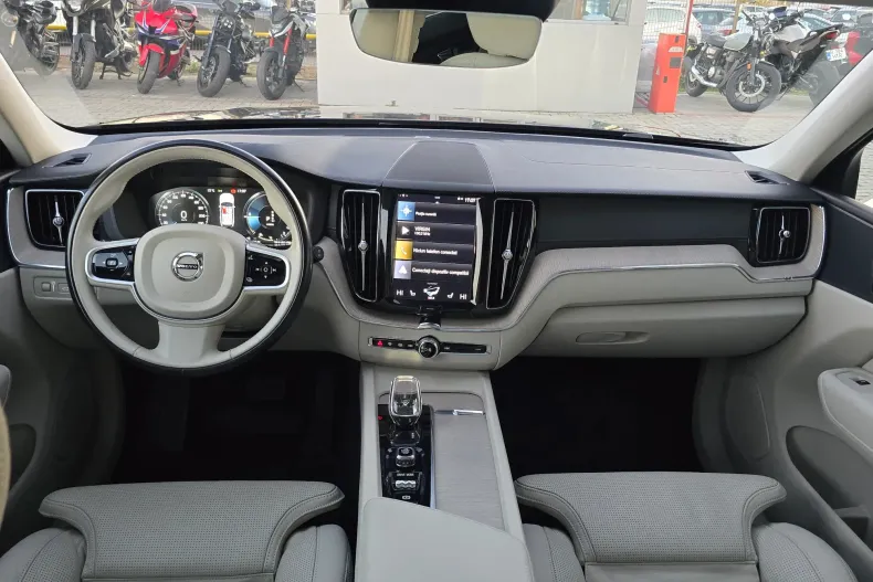 Volvo XC60 din 2020 cu 84.030 km - oferta VOL141466 - foto 17