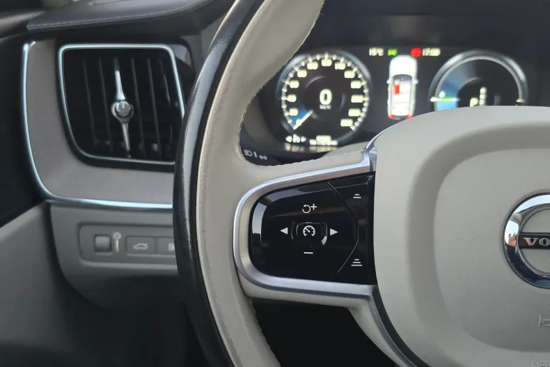 Volvo XC60 din 2020 cu 84.030 km - oferta VOL141466 - foto 19