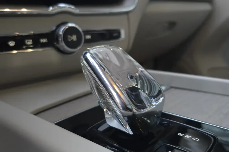 Volvo XC60 din 2020 cu 84.030 km - oferta VOL141466 - foto 29