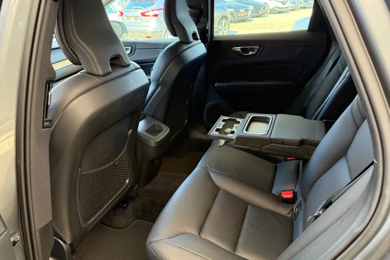 Volvo XC60 din 2021 cu 134.000 km - oferta VOL141484 - foto 12