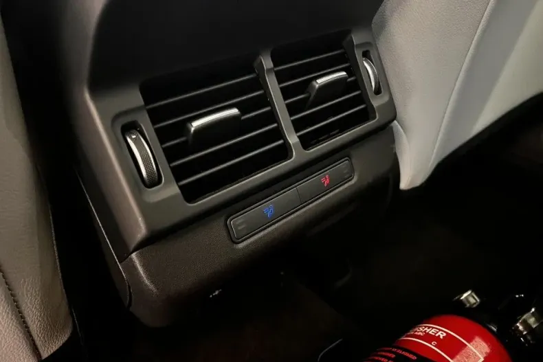 Land Rover Range Rover Evoque din 2024 cu 11.909 km - oferta LAN141498 - foto 10