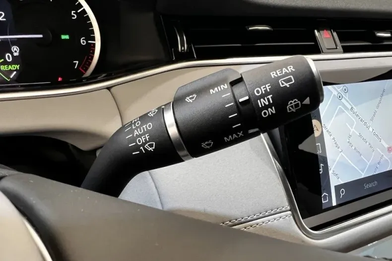 Land Rover Range Rover Evoque din 2024 cu 11.909 km - oferta LAN141498 - foto 17