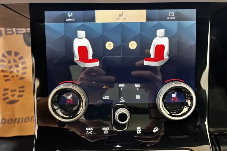 Land Rover Range Rover Evoque din 2024 cu 11.909 km - oferta LAN141498 - foto 22