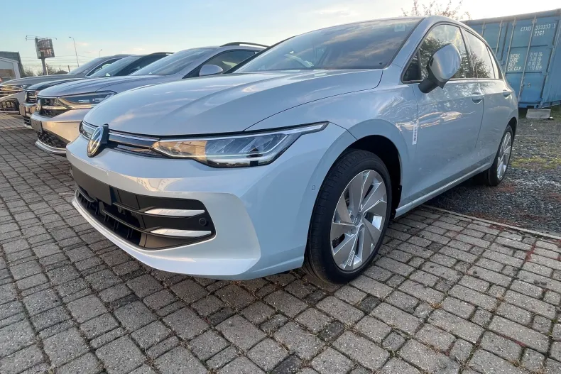 Volkswagen Golf din 2025 cu 6 km - oferta VOL141510 - foto 2