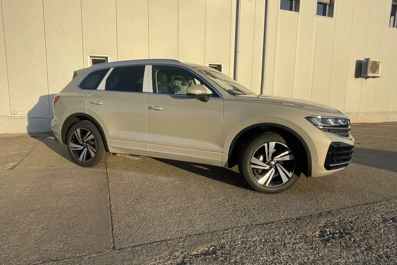 Volkswagen Touareg din 2024 cu 7 km - oferta VOL141511 - foto 9