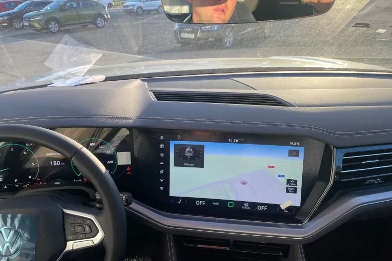 Volkswagen Touareg din 2024 cu 7 km - oferta VOL141511 - foto 16