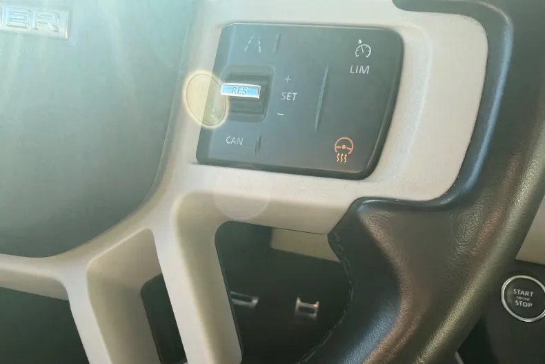 Land Rover Defender din 2023 cu 44.000 km - oferta LAN141533 - foto 30