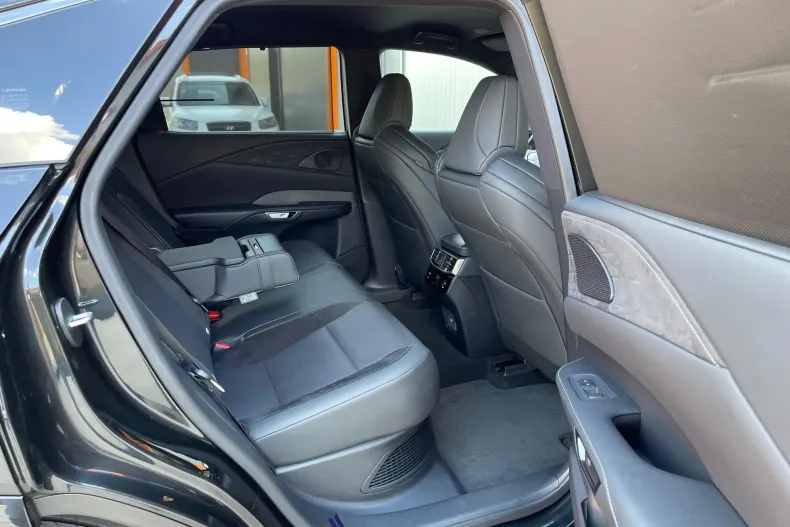 Lexus Seria RX din 2024 cu 32.105 km - oferta LEX141539 - foto 14