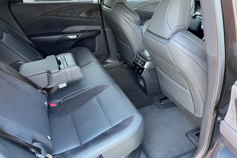 Lexus Seria RX din 2024 cu 32.105 km - oferta LEX141539 - foto 15