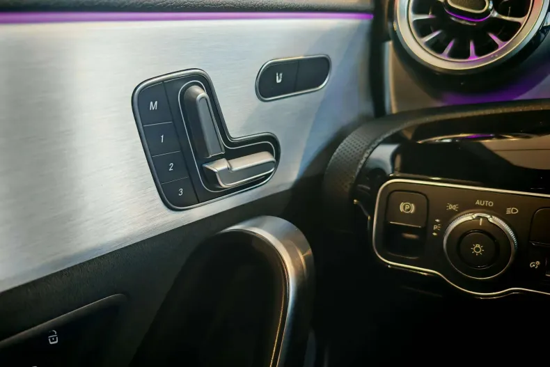 Mercedes-Benz CLA din 2021 cu 69.762 km - oferta MER141581 - foto 18