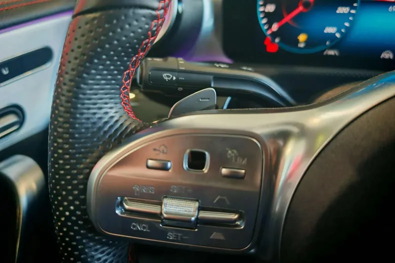 Mercedes-Benz CLA din 2021 cu 69.762 km - oferta MER141581 - foto 20