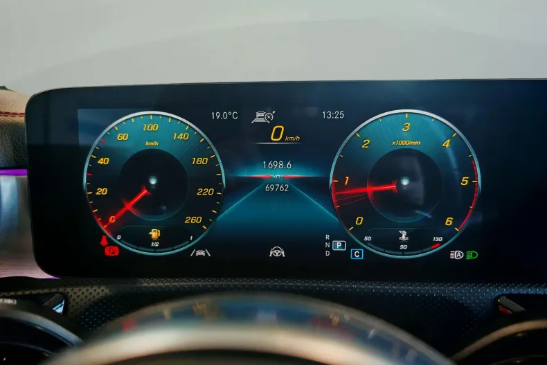 Mercedes-Benz CLA din 2021 cu 69.762 km - oferta MER141581 - foto 24