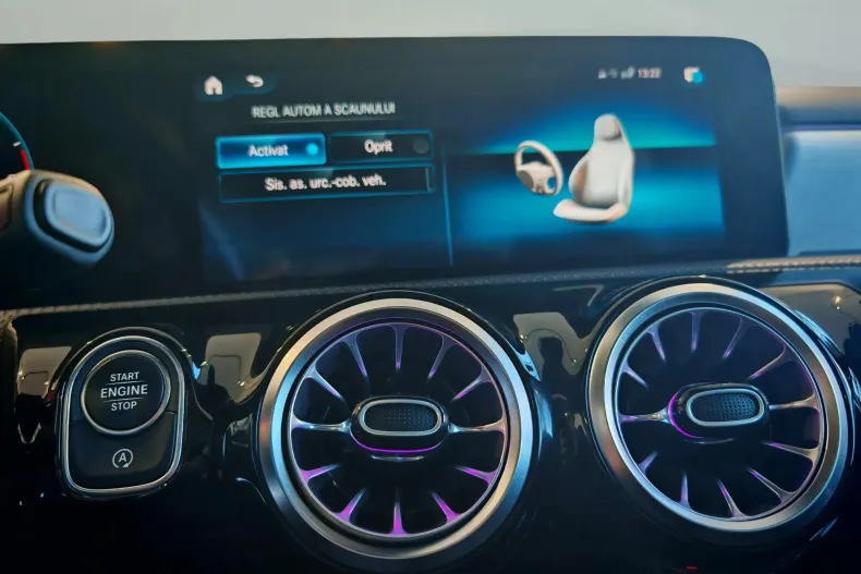 Mercedes-Benz CLA din 2021 cu 69.762 km - oferta MER141581 - foto 32