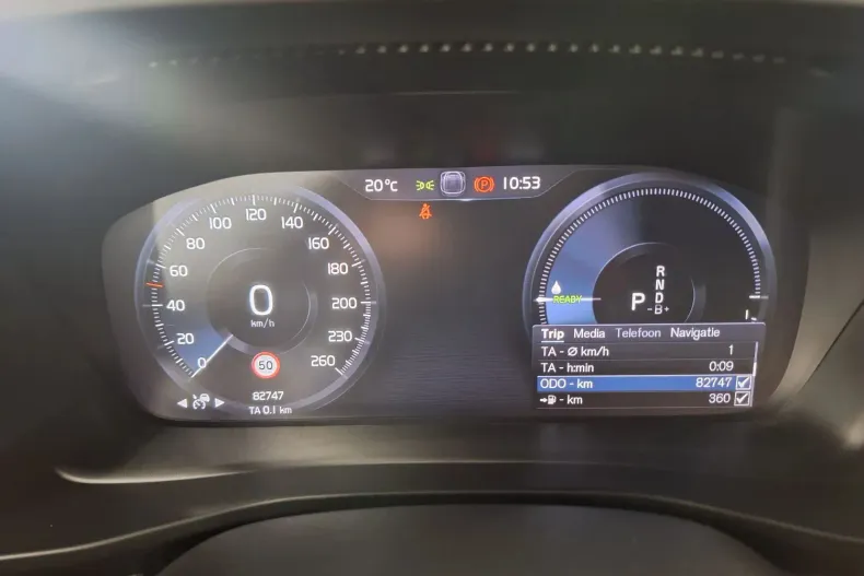 Volvo XC40 din 2021 cu 82.747 km - oferta VOL141582 - foto 9