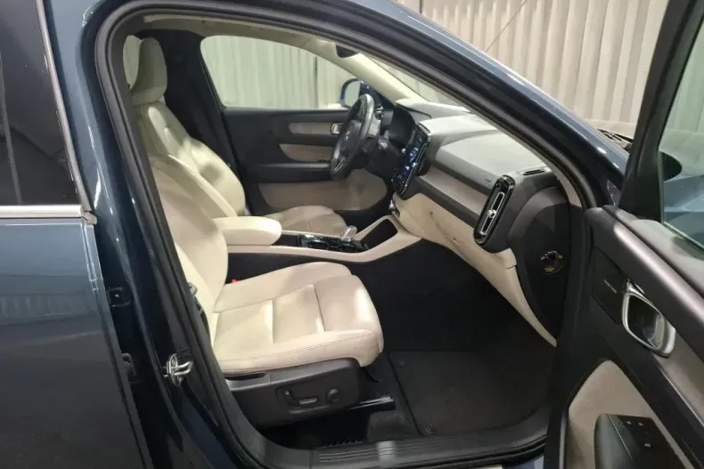 Volvo XC40 din 2020 cu 82.776 km - oferta VOL141583 - foto 6