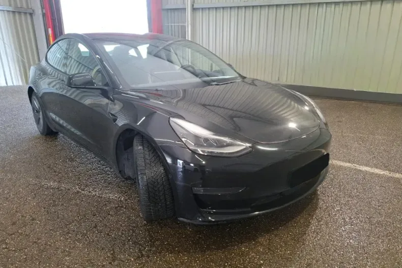 Tesla Model 3 din 2021 cu 63.103 km - oferta TES141584 - foto 3
