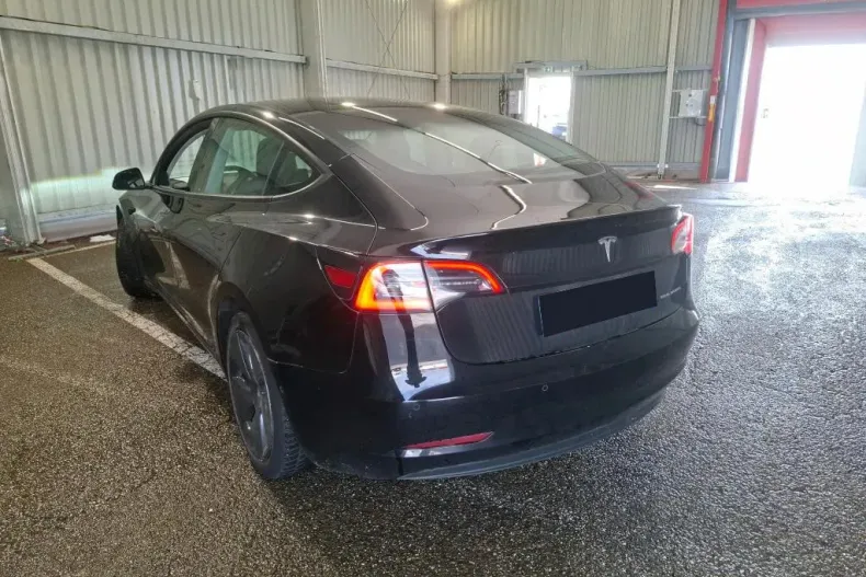 Tesla Model 3 din 2021 cu 63.103 km - oferta TES141584 - foto 5