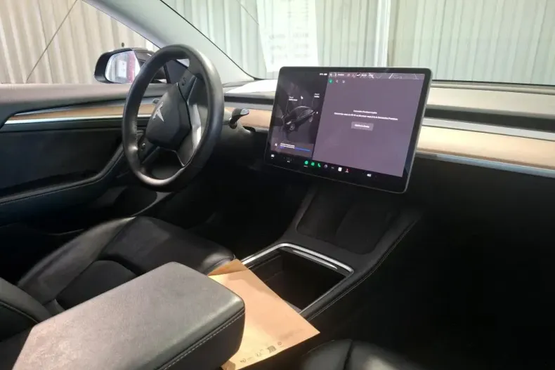 Tesla Model 3 din 2021 cu 63.103 km - oferta TES141584 - foto 7